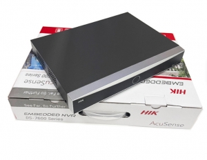 Hikvision DS-7632NXI-I2/Vpro 32-канальний NVR AcuSeek