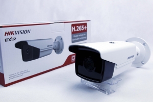 IP видеокамера Hikvision DS-2CD2T63G0-I8